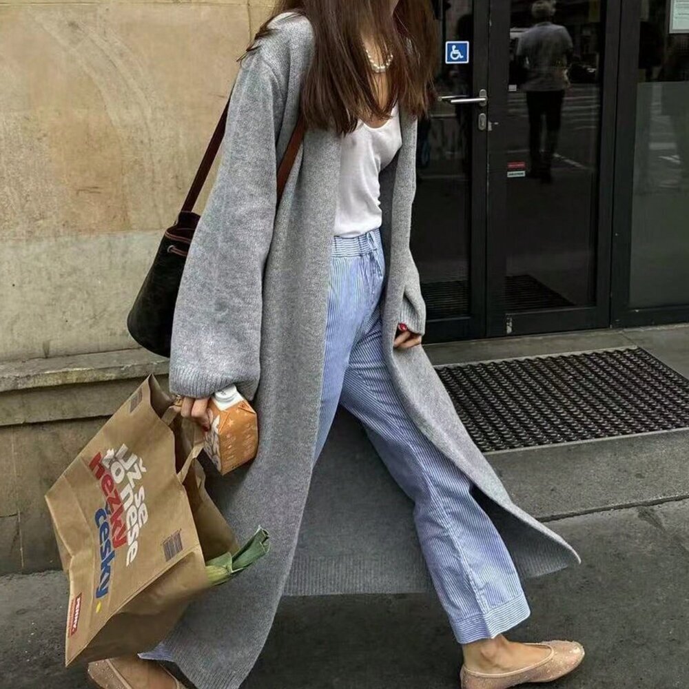 Grey Casual Women's V-Neck Buttonless Super Loose Long-Sleeved Knitted Cardigan - Picture 7 of 8